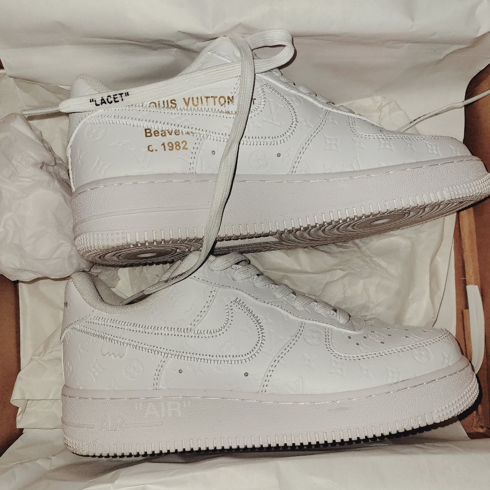 Sneakers - Picture 14 of 14